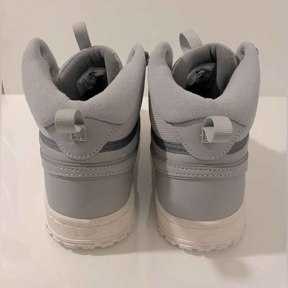 Nike Men’s High-Top Athletic Sneakers in Light Gray and White - Picture 4 of 6